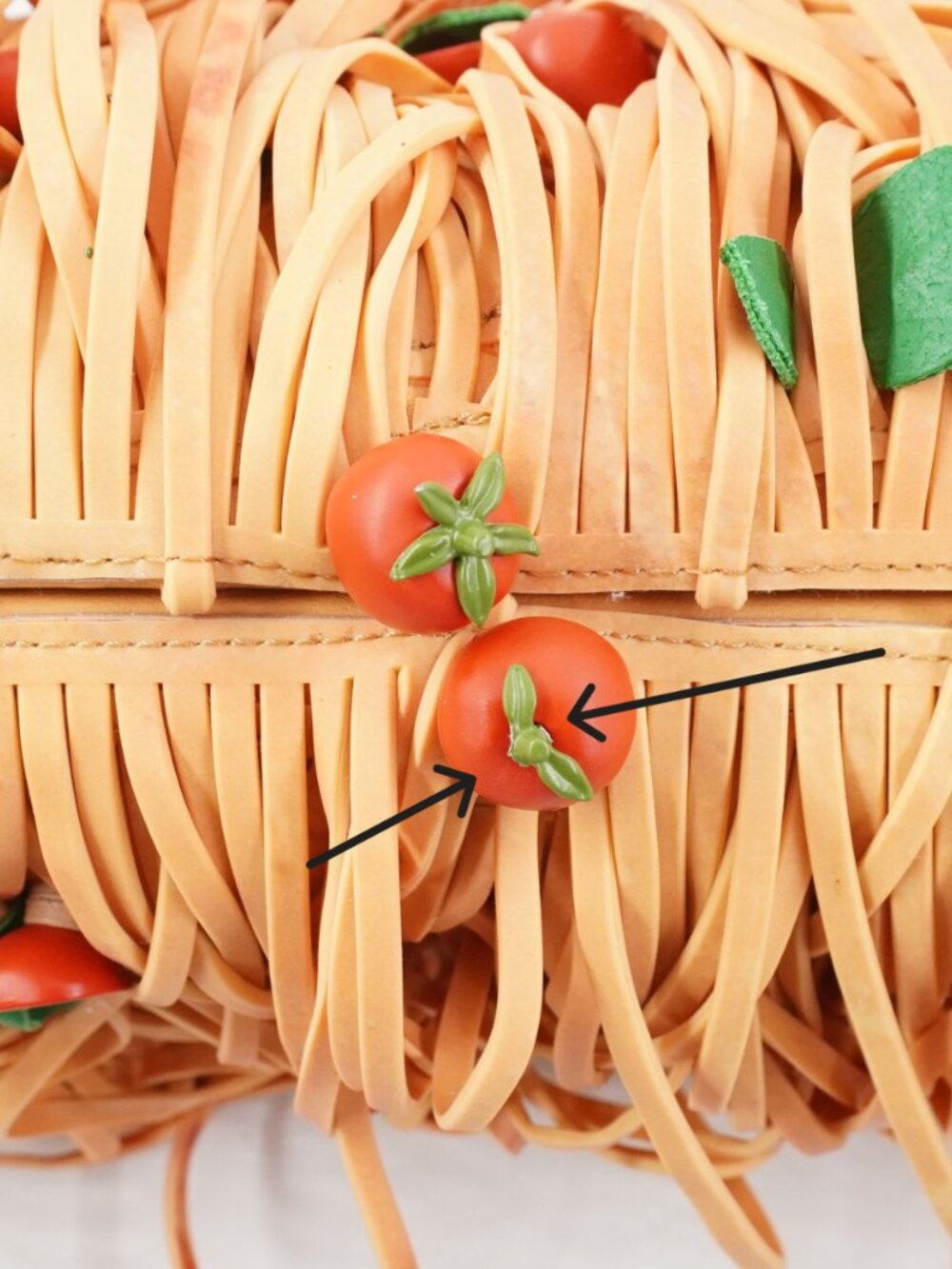 Moschino Spaghetti Clutch Shoulder Bag In Beige With Tomato And Basil Details - Picture 7 of 13